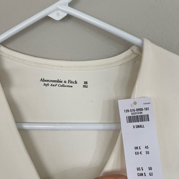 NWT Abercrombie & Fitch Cream Soft Collection Long Sleeve V-Neck Bodysuit (XS) - Picture 2 of 7